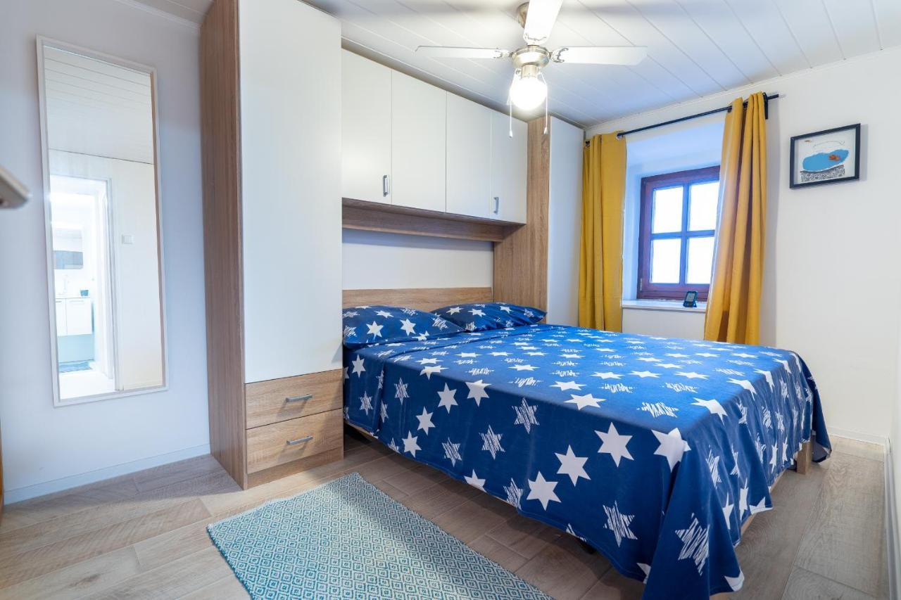Holiday House Nova Stara Baška Exteriör bild